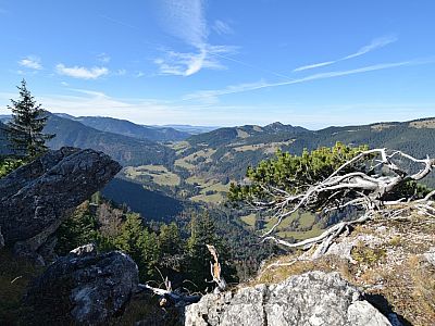 Pfeiferberg und Reuterwanne rechts der Bildmitte