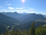 Im Süden strahlt die Sonne über dem Gaishorn