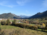 ... bevor wir die Wiesen im Tal erreichen.