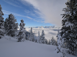 Im Westen zeigen sich die Berge jenseits des Inntals