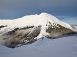 Der Ausblick auf Kuhmesser und Kellerjoch im Norden