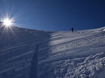 Mit zunehmender Höhe wird der Hang wieder flacher