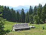 Blick hinunter zur Kleinrechenberg-Diensthütte