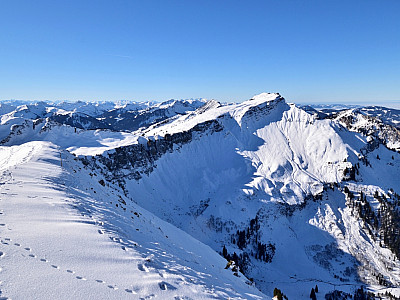 Genau im Westen der Diedamskopf