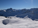 Ganz am Horizont zeigt sich die Kuchenspitze