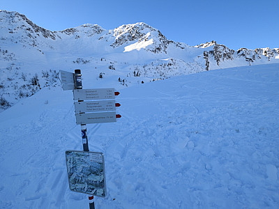 Das Steinmandl ist hier mit 45 Minuten angeschrieben