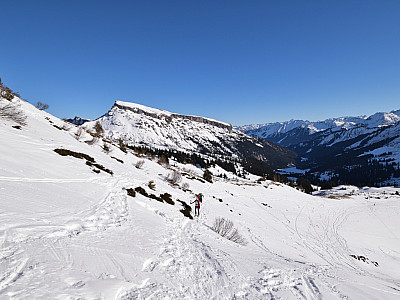 Der Blick zurück auf den Hohen Ifen und das Schwarzwassertal