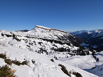 Immer wieder werden wir vom Anblick des Hohen Ifen gefesselt