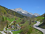 Blick von der Kirche zum Untersberg