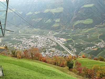 Der Ausblick von der Gipfelstation auf Naturns