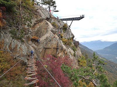 ... zur Big-Foot-Brücke auf.