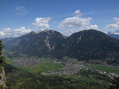 Großer Krottenkopf, Hoher Fricken und Wank prägen das Bild im Nordosten