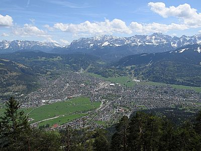 Karwendelgebirge, Garmisch-Patenkirchen und der östliche Teil des Wettersteingebirges.
