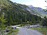 ...überqueren wir den Angerlebach