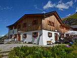 Die Hanauer Hütte hat von Mitte Juni bis Ende Oktober geöffnet