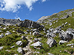 ...wandern wir zwischen Felsblöcken...