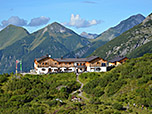 Hanauer Hütte am späten Nachmittag