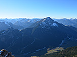 Blick zum Thaneller, im Hintergrund die Lechtaler und Allgäuer Alpen