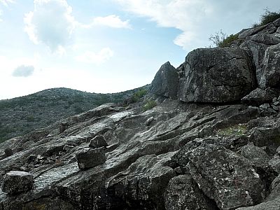 Schnell trocknet die Sonne den noch nassen Fels