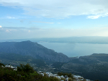 Das Meer vor Omis und die Insel Brac