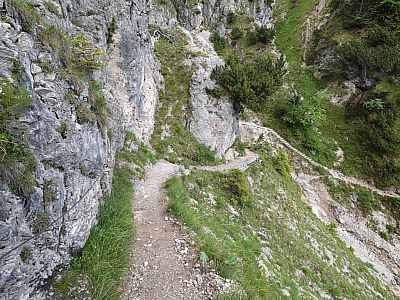 Steil führt uns der der Weg durch das Gelbe Gwänd