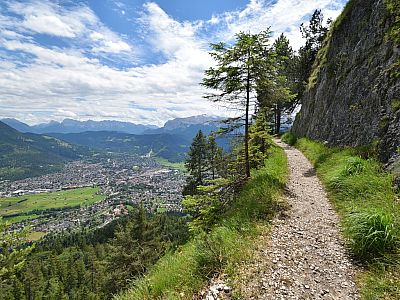 Wir haben einen wunderschönen Blick auf Garmisch-Partenkirchen