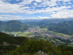 Wir genießen den Blick auf Garmisch-Partenkirchen und ...