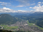 Noch einmal genießen wir den Blick Richtung Karwendelgebirge und  ...
