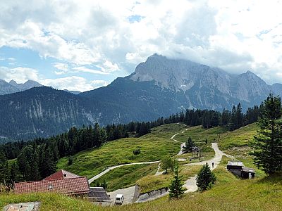 Die Oberer Wettersteinspitze im Südwesten