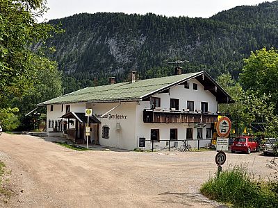 ...und erreichen wenig später den Gasthof Ferchensee.