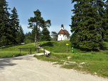 Hinter dem Strandbad Lautersee befindet sich eine kleine Kapelle