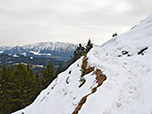 Mit Kaiserblick geht es nun in Serpentinen steil bergauf