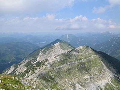 Der Ausblick über den Grat zurück bis zur Isar