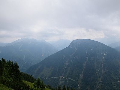 Der Ausblick nach Südosten zum Vorderskopf