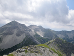 Die mächtige Soiernspitze und die Schöttelkarspitze im Westen