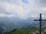 Der Ausblick nach Süden auf das Tor zwischen Bäralplkopf und Raffelspitze
