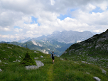 Die Östliche Karwendelspitze taucht aus den Wolken auf