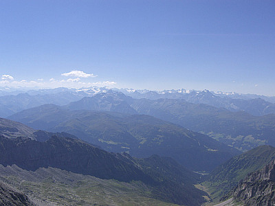 Blick zu den Stubaiern und Ötztalern