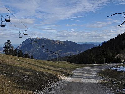 Der Blick zurück auf den Wank im Nordosten