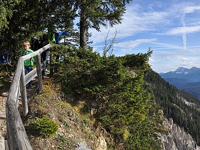 Nach Süden fallen die Hänge des Kreuzeck stark ab