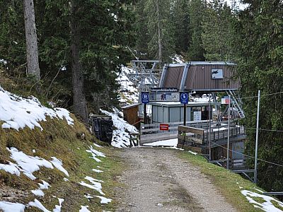 ...der Jägersteig führt etwas unscheinbar...