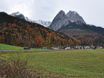 Der Blick zurück auf die Alpspitze, Waxenstein und Zugspitze