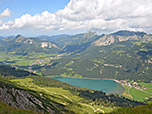 Tief unter uns liegt im Tannheimer Tal der Haldensee