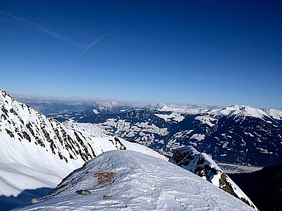 Der Ausblick nach Nordosten ins Zillertal