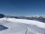 Der Blick reicht im Westen tief in das Inntal