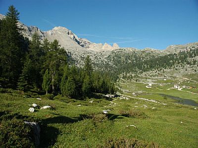 Blick zur Lavarellahütte