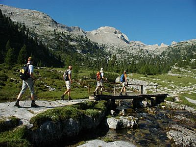 Zuerst leicht bergab...