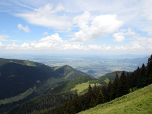 Ganz im Nordosten zeigt sich der Starnberger See