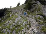 Der Klettersteig ist nicht allzu schwer, aber ausgesetzt und ...