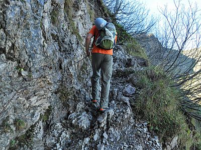 ...die deutlich steiler ist.